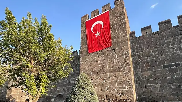 Büyükşehir Belediyesi Kayseri'nin dört bir yanını donattı!