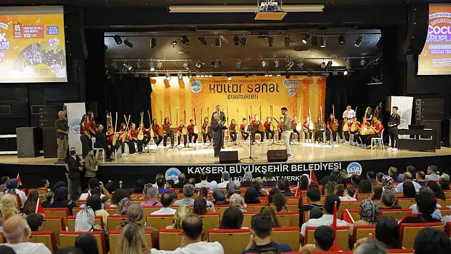 Büyükşehir Konservatuvarı'nda bin 865 kursiyer mezuniyet heyecanı yaşadı