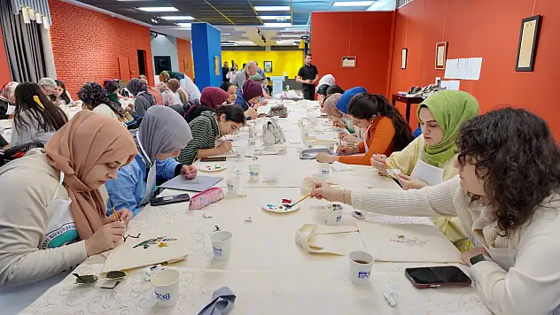 Büyükşehir Belediyesi'nin sanatsal çalışmalara yönelik etkinlikleri takdir topluyor!