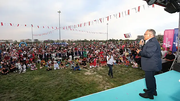 Büyükşehir'de sporun ve geleceğin ışığında bir yaz daha: Başkan Büyükkılıç ile coşkulu kapanış