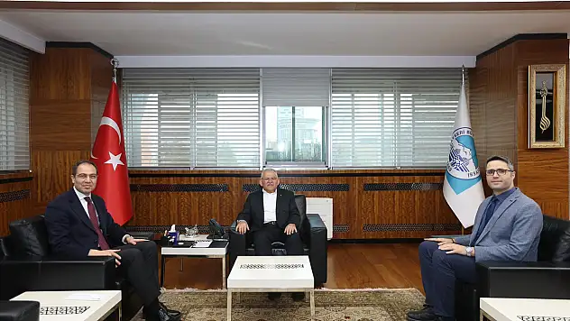 Büyükşehir'de ziyaret günü: Siyaset, sağlık ve meslek odaları bir arada