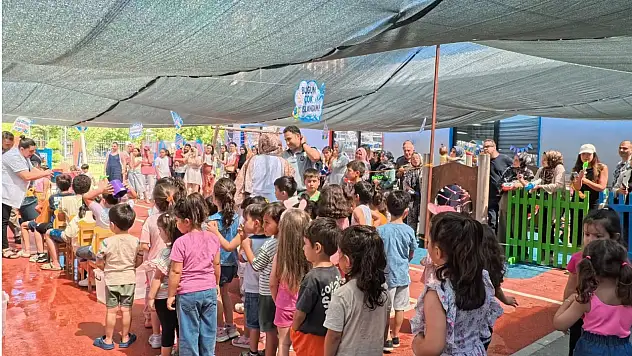 Büyükşehir'den çocuklara yaz sürprizi: Kütüphanede su oyunları etkinliği