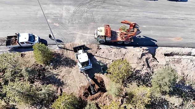 Kayseri'de ağaçlar taşınmaya başlandı: Kartal Kavşağı Projesi için geri sayımı sürüyor!
