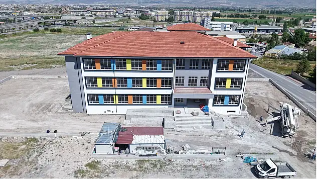 Büyükşehir'den eğitime 85 milyon TL'lik dev yatırım:Gökkent'te 16 derslikli okulda sona yaklaşıldı