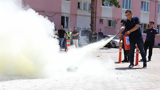 Büyükşehir'den ek hizmet binasında deprem ve yangın tatbikatı