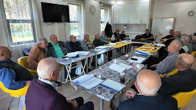 Büyükşehir'den yaşlılara özel merkez: Her gün dolu dolu...