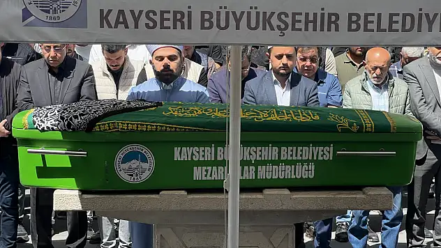 Cam silerken düşerek hayatını kaybeden talihsiz kadın toprağa verildi...