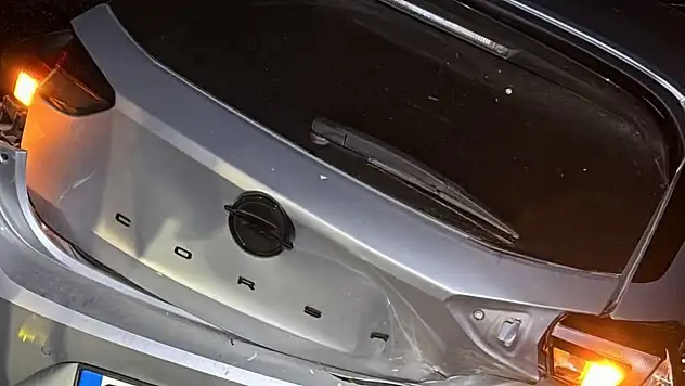 Çamardı'da iki otomobil çarpıştı: 2 kişi yaralandı
