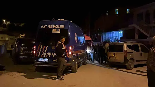 Camide 2 kişiyi bıçakla öldüren saldırgan aslında imamı öldürmek için gelmiş