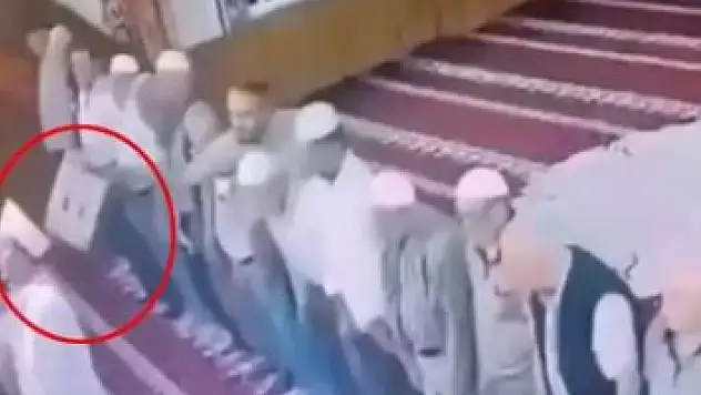 Camide namaz bozduran olay! İmamın kafasına 3 kere vurmuştu, sebebi belli oldu!