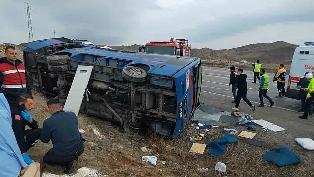 Cezaevi nakil aracı devrildi - 5 mahkum yaralandı!