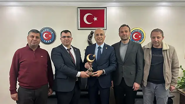 CHP Kayseri Milletvekili Aşkın Genç'ten Harb-İş Sendikası'na ziyaret