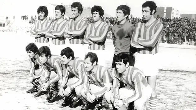 Cicom Mehmet'in paylaşımı Kayseri'yi duygulandırdı! İşte 51 yıl önceki efsane Kayserispor!