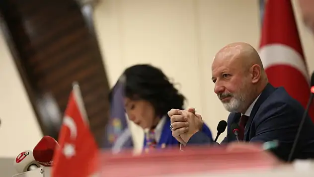 Başkan Çolakbayrakdar iddialara ilişkin konuştu:  ''Kimse sahte kahramanlık peşine düşmesin''
