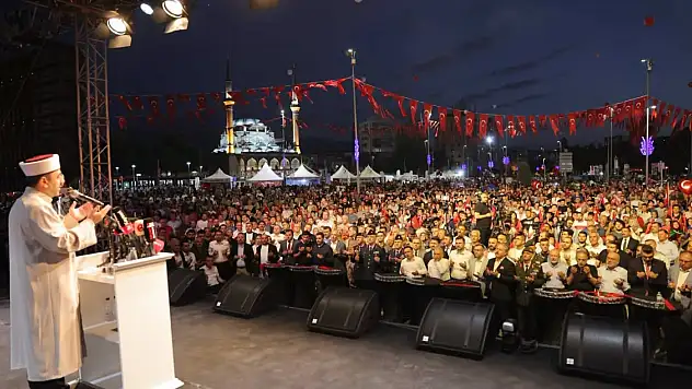 Çolakbayrakdar 15 Temmuz'un 10. yıl dönümünde Kayserililerle buluştu