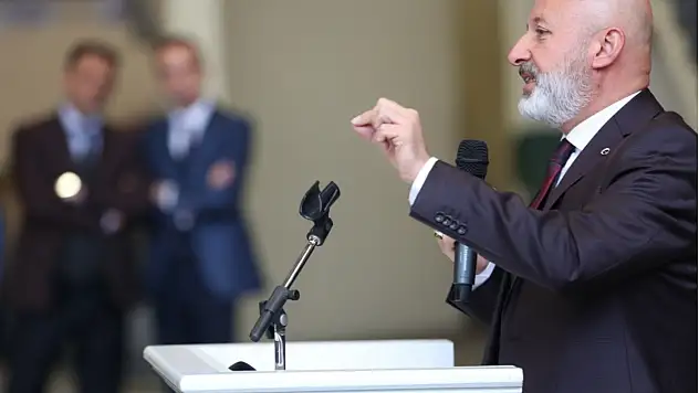 Çolakbayrakdar'dan 1 Mayıs için güçlü mesaj!