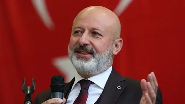 Çolakbayrakdar'dan gençlere mesaj: 'Türkiye sizlerle güçlenecek'