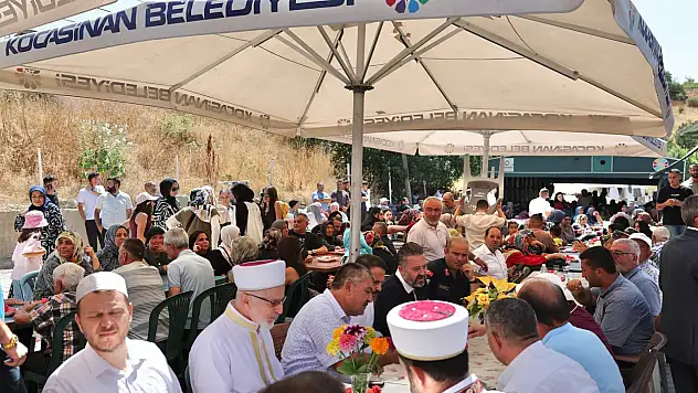 Çolakbayrakdar, kuşcağız Pilav Şenliği'nde vatandaşlarla buluştu