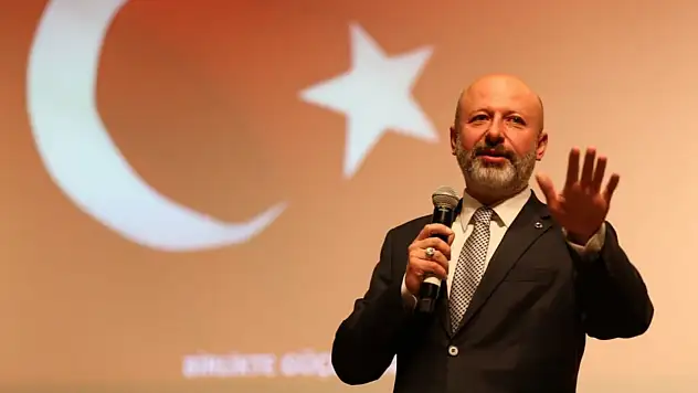 Çolakbayrakdar: ''Tarihi zaferlerle dolu bir milletiz''