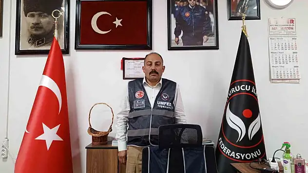 Çöp kamyonu şoföründen örnek mücadele