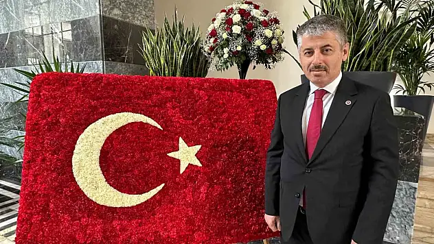 Çopuroğlu'ndan 15 Temmuz mesajı: ''Bu aziz millet tanka da, silaha da, ihanete de boyun eğmemiştir'
