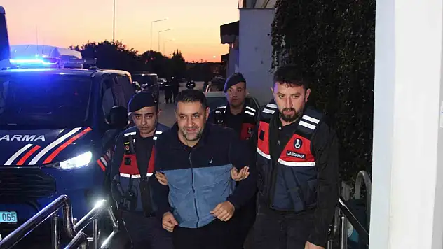 Çukurova Belediyesi soruşturmasında başkan Emrah Kozay dahil 34 şüpheli tutuklandı