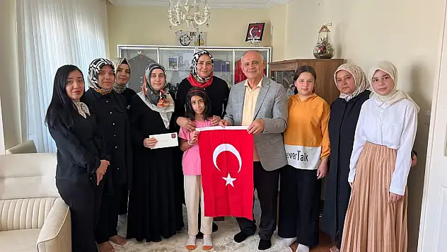 Cumhurbaşkanı Erdoğan'ın şehit ailelerine mektupları Yahyalı'da teslim edildi