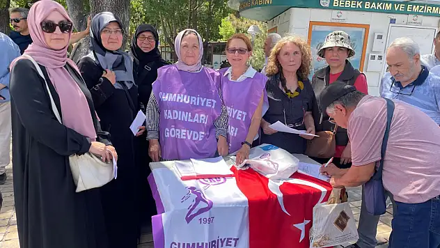 Cumhuriyet Kadınları NATO'ya karşı!