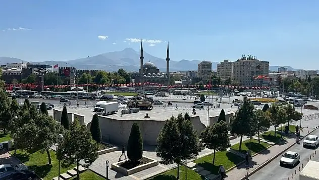 Cumhuriyet Meydanı'nda büyük hazırlık!