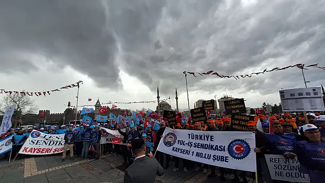 Cumhuriyet Meydanı'nda emek sesleri yükseldi, 1 Mayıs coşkuyla kutlandı