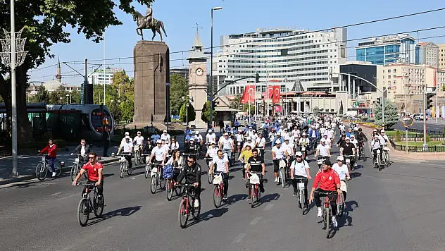 Cumhuriyet Meydanı'nda pedallar bakın ne için çevrildi?