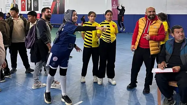 Cumhuriyetin 102. Yılı Tomarza'da turnuvayla kutlandı