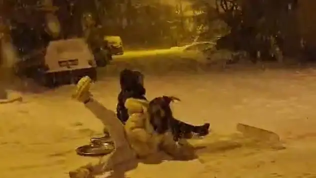 Darende'de kar yağışı eğlenceye döndü