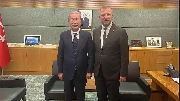Deniz Çağan'dan Hulusi Akar'a destek!
