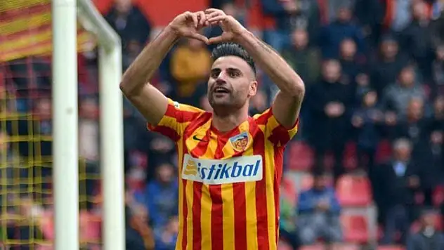 Deniz Türüç'ün yeni takımı belli oldu! 2,5 yıllık imza atıldı