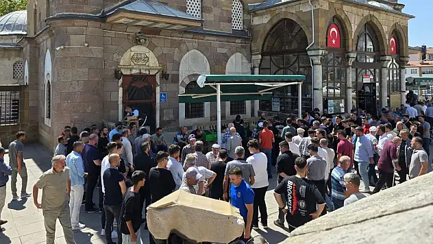 Denizde boğularak can veren gençler son yolculuğuna uğurlandı