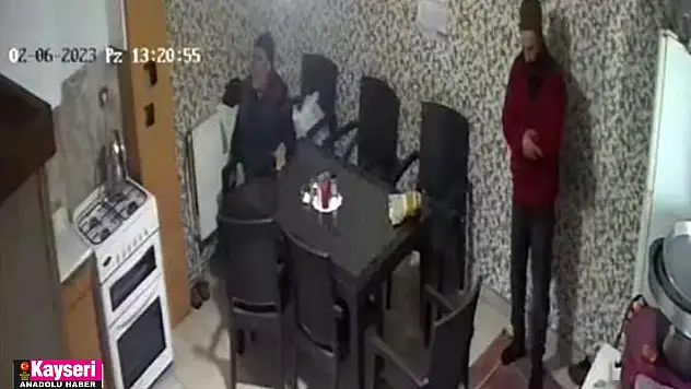Depreme namazda yakalandı