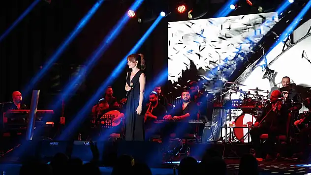 Nevşehir'de, Derya Bedavacı'dan dolu dolu konser