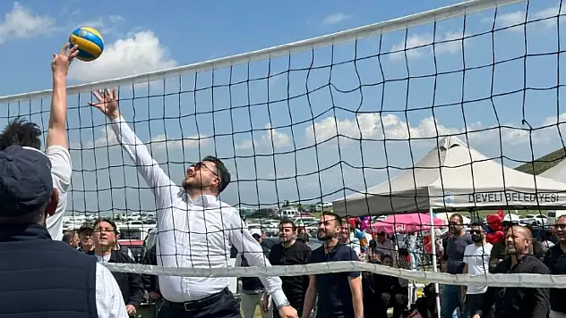 Develi'de gökyüzü uçurtmalarla renklendi! Okandan'dan şenlik paylaşımı