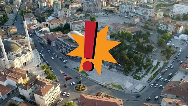 Develi'de tepkiler çığ gibi büyüyor: Sosyal medyada isyan, masada birlik fotoğrafı!