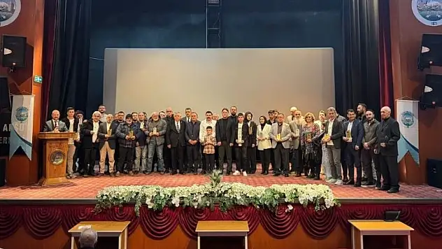 Develi'nin sesi perdeye taşındı! ''Âşık Seyranı'' filmi için görkemli ödül töreni