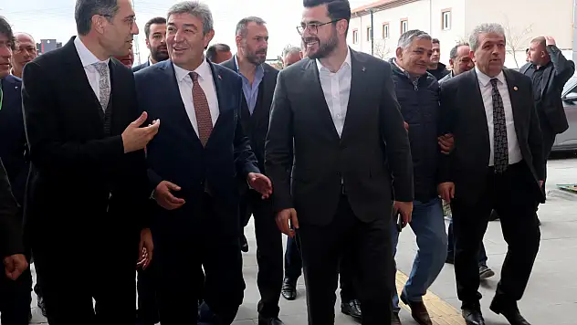 Develi'ye 9 hekimli modern diş polikliniği!