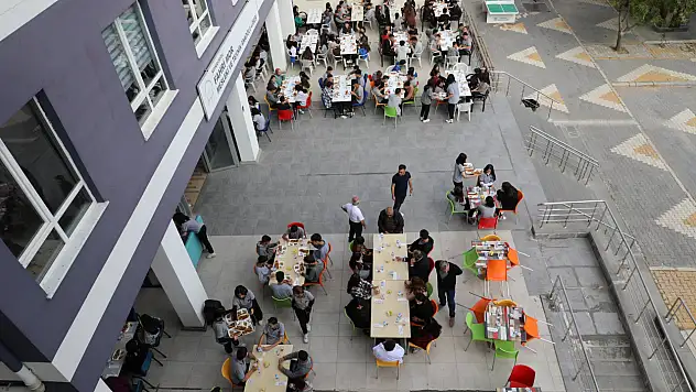 Develili yasa boğulmuştu