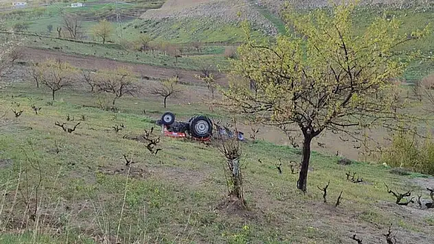 Traktörün altında kalan sürücü hayatını kaybetti