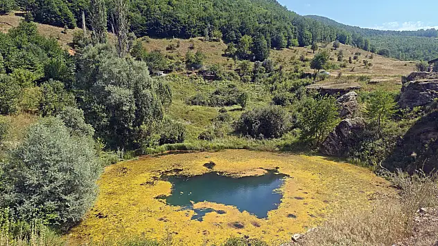 Dipsizgöl renk değiştirdi, ziyaretçiler hayal kırıklığına uğradı