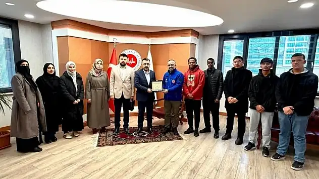 Diyanet'in 102'nci yılında öğrencilerden İl Müftüsü Ayvaz'a ziyaret