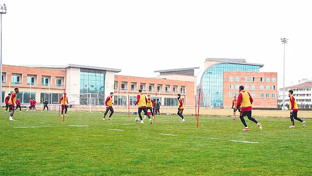 Djalovic gitti mi, kaldı mı? Kayserispor'da kritik saatler