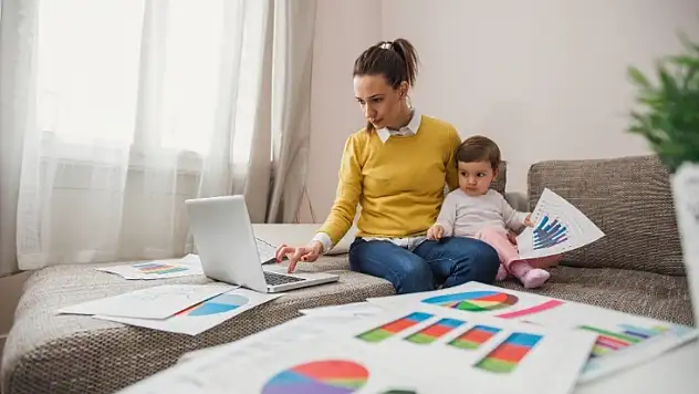 Doğum sonrası çalışan annelere İŞKUR güvencesi