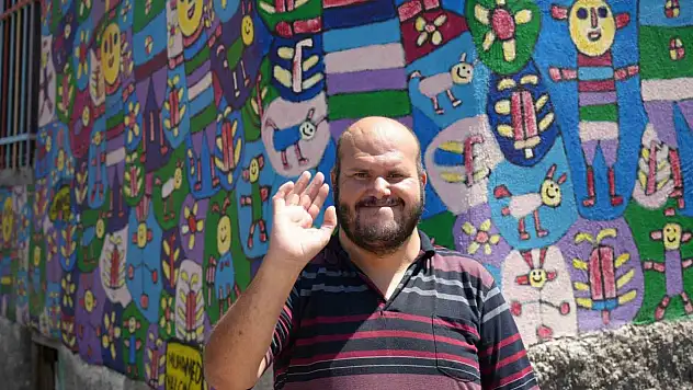 Yüzde 70 engelli ressam hayatını resme adadı