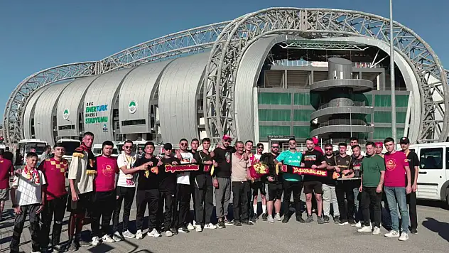 Doksan dakikadan daha fazlası! Siyah forma, tribünde kardeşlik işte Anadolu birliği